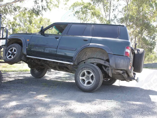 Nissan Patrol fitted with a Superior Superflex Sway Bar Kit