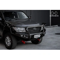 King series Plus bull bar (Landcruiser 200 Series 08-15)